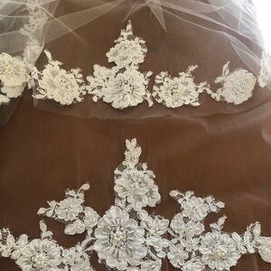 Wedding-Ivory Fingertip Bridal Veil Beaded Lace